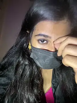 Chat +18 de umairahaasan_1 ao vivo