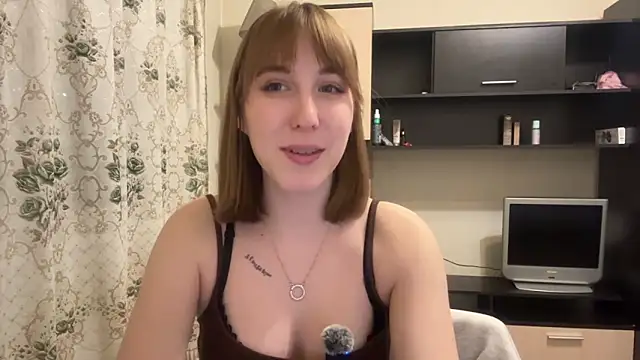 Chat +18 de AquilineOrites ao vivo