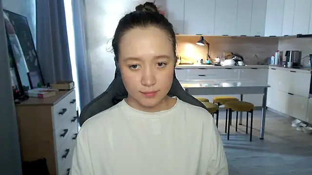 _lalune_'s Live XXX Chat