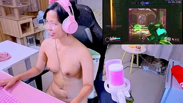 Chat +18 de Kana_G ao vivo