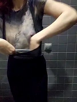 Exhibitionsplit Chat XXX in diretta