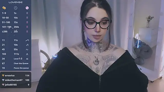 Chat +18 de Dixi_Pixi_ ao vivo