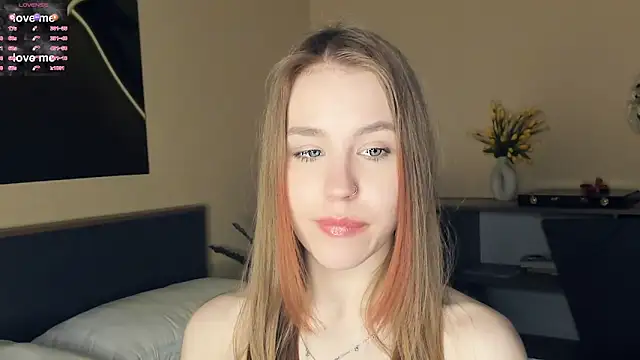 MaliaBourraine Chat XXX in diretta