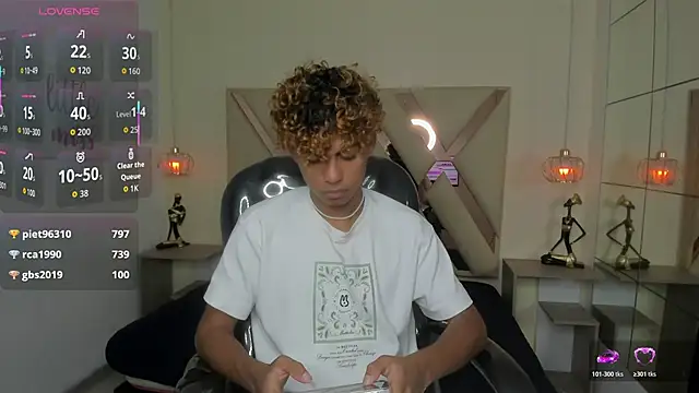 Anyelo_Twink Adlı Modelin Web Kamerası Şovu