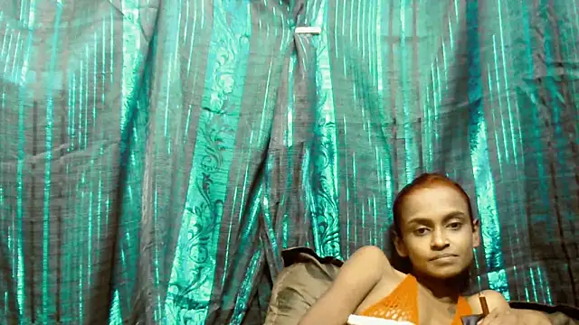 Chat +18 de SassyXindian ao vivo