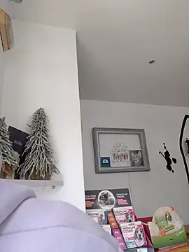 Eimikuro11 Live XXX-chat