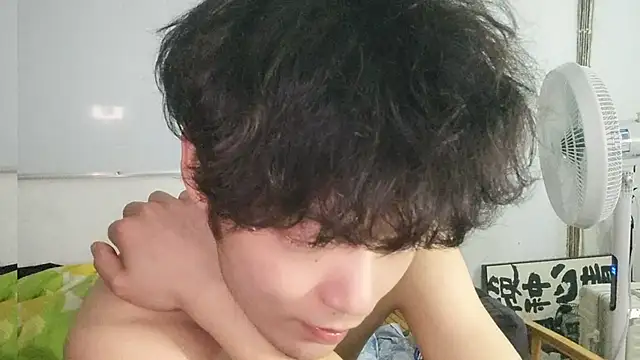 Show modela xiatianjun na web-kameri