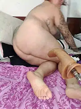 Pokazy przed kamerką – paula_thompson2