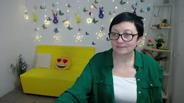 EmilyL0ve Adlı Modelin Canlı XXX Sohbeti