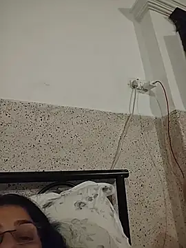 NakedMILFx élő XXX-chatje