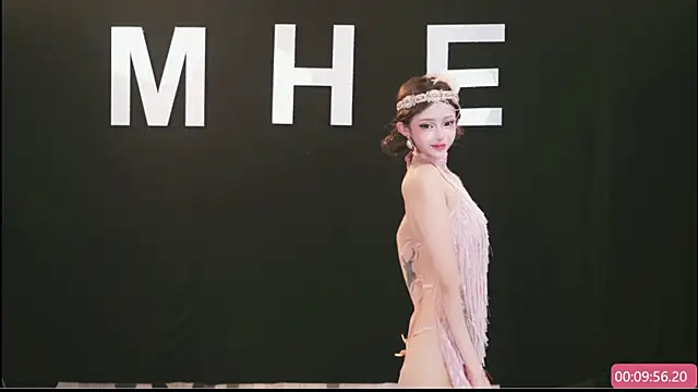 XXX chat uživo modela MHe-002