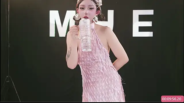 MHe-002 – webcam-show