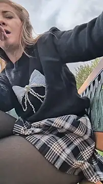 Risky_girl23_'s Live XXX Chat