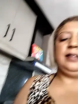 IndianLara's Live XXX Chat