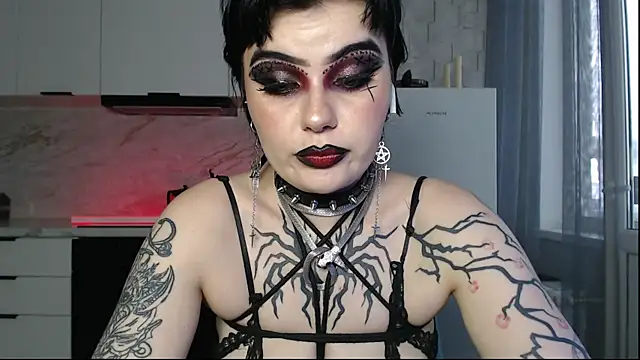 IntrigueYourDayn Live XXX chat