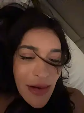 Zeravinan Live XXX chat