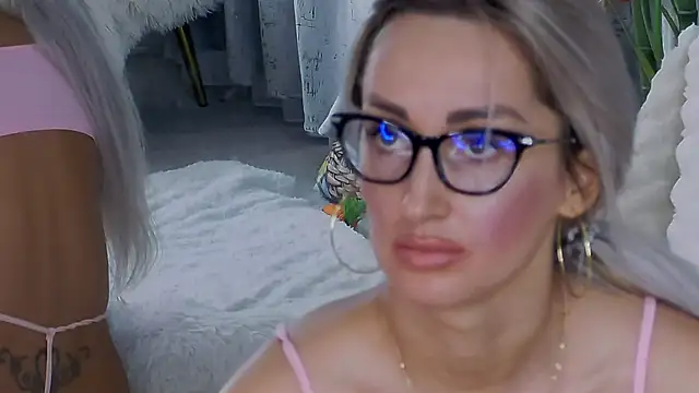 IsabelleEthan Chat XXX live