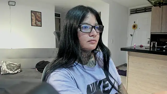 Unatatuada Live XXX-Chat