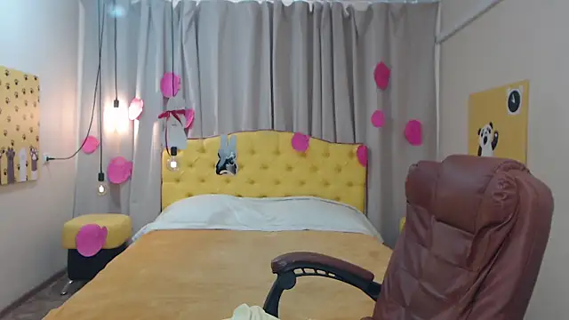 Chat XXX en directo de TessaDaybreak