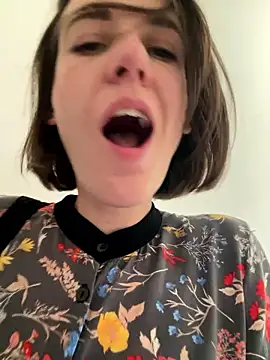 Kamorana Adlı Modelin Canlı XXX Sohbeti