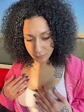 FerrariFrench Chat XXX live