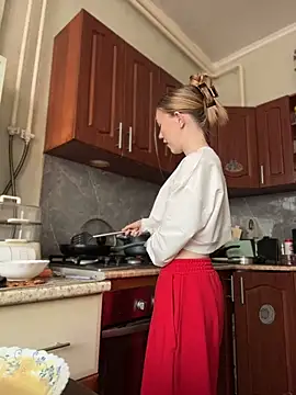 MilaMoone: онлайн-секс-чат