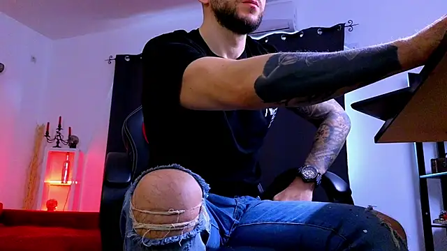 MightyAaron66 Live XXX-chat