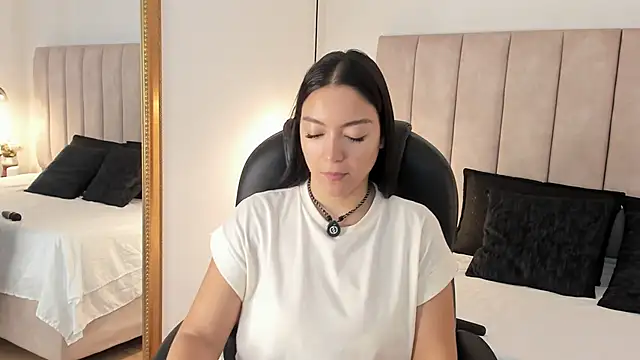 Megan-8 Chat XXX in diretta