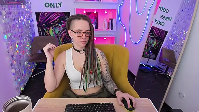 Chat XXX en directo de LisaFoxy_y