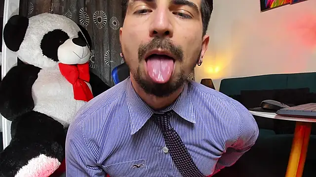 LiamCossio_ Webcam show