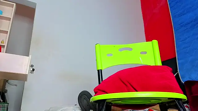 body_x29 Show in webcam