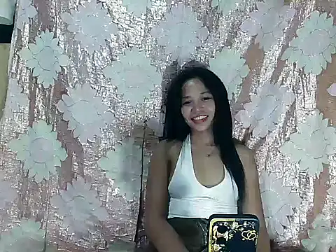 PinaySkinnyGirl Adlı Modelin Canlı XXX Sohbeti