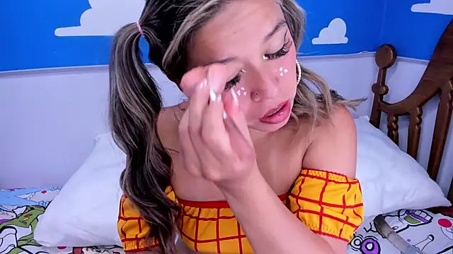 แชท XXX สดของ miss__evolet