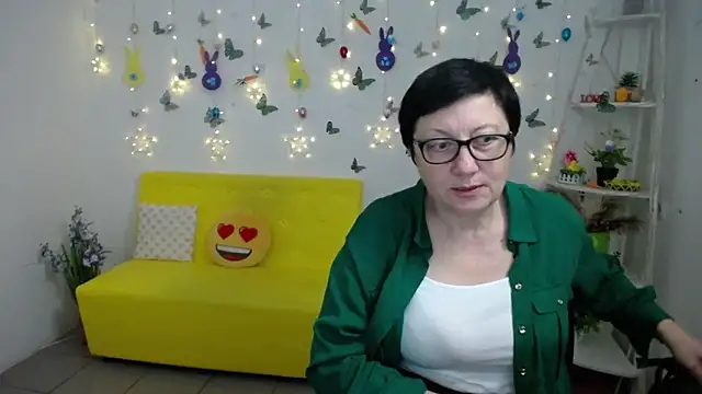 EmilyL0ve Chat XXX in diretta