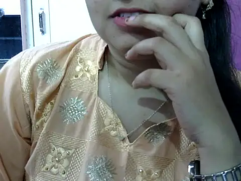 Cute_Aliyaa Chat XXX live