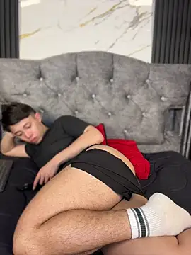 Pokazy przed kamerką – Noah-ledom