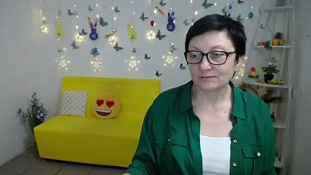 EmilyL0ve Adlı Modelin Canlı XXX Sohbeti