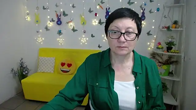 EmilyL0ve Chat XXX in diretta