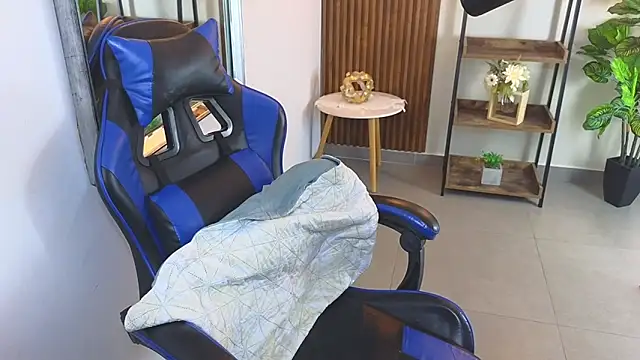 Kenya--Buhle ওয়েবক্যাম শো