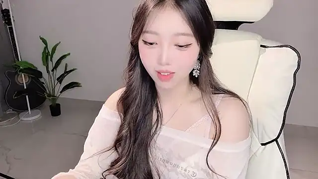 Yukiy8877 在線直播表演