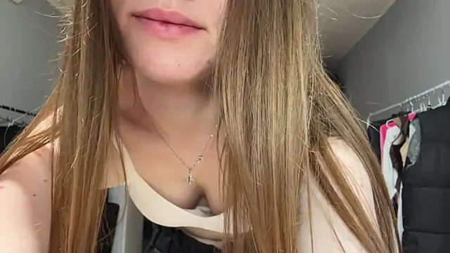 Chatroom XXX en direct de cloud_vibe