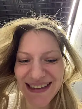 MaryHiggins Live XXX-chat