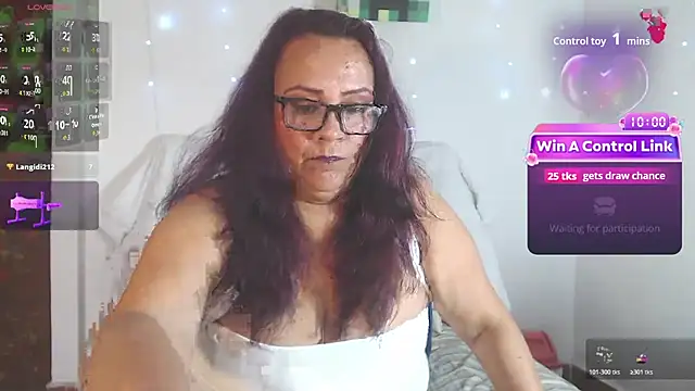 XXX chat uživo modela BiirdyDavis