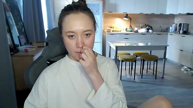 _lalune_'s Live XXX Chat