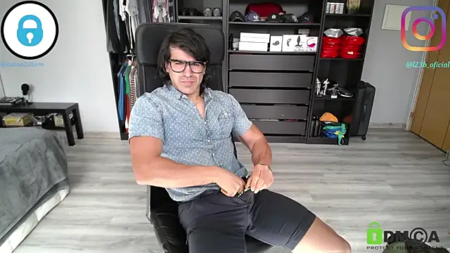 XXX chat uživo modela latinoo23bom