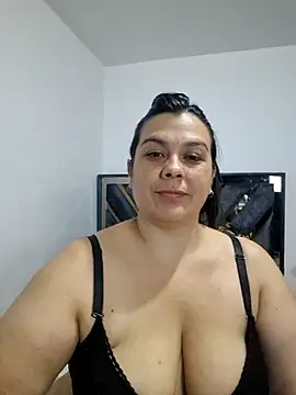 martina_foxy_'s Live XXX Chat