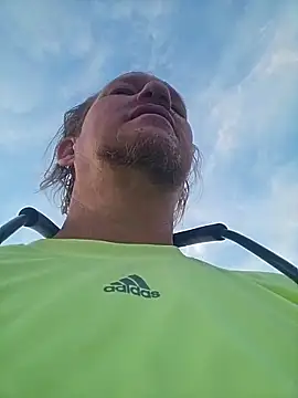 yourMasterisBored Show in webcam