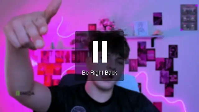 Chat XXX en directo de travis_wolf_