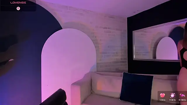 ViolettHansson Adlı Modelin Canlı XXX Sohbeti