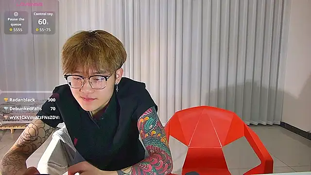 Pokazy przed kamerką – KK-cuteboy